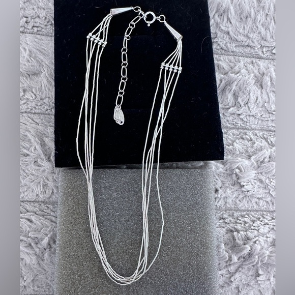 Running bear liquid silver choker style necklace - Picture 7 of 14